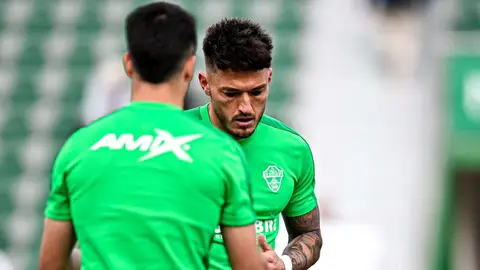 Josan, en un calentamiento con el Elche. Josan, en un calentamiento con el Elche.