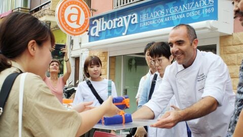 Maestros artesanos heladeros, como el vilero Miguel Ángel Verdú, participarán en estas jornadas Maestros artesanos heladeros, como el vilero Miguel Ángel Verdú, participarán en estas jornadas