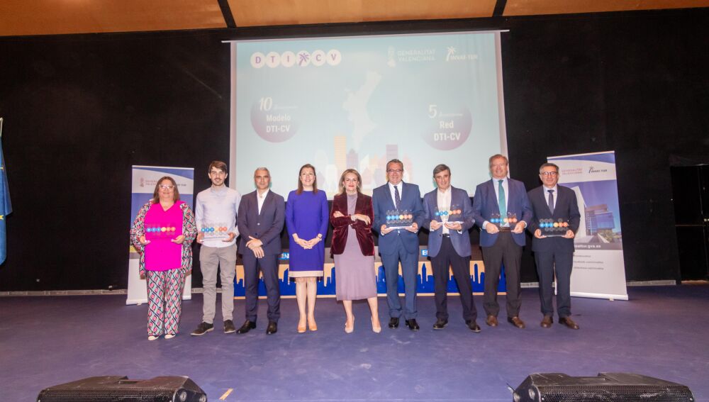 reconocimientos a destinos y agentes del sector.