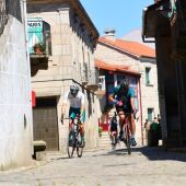 Preto de 400 cicloturistas percorren a Baixa Limia na “Ourense Strade Termal” 