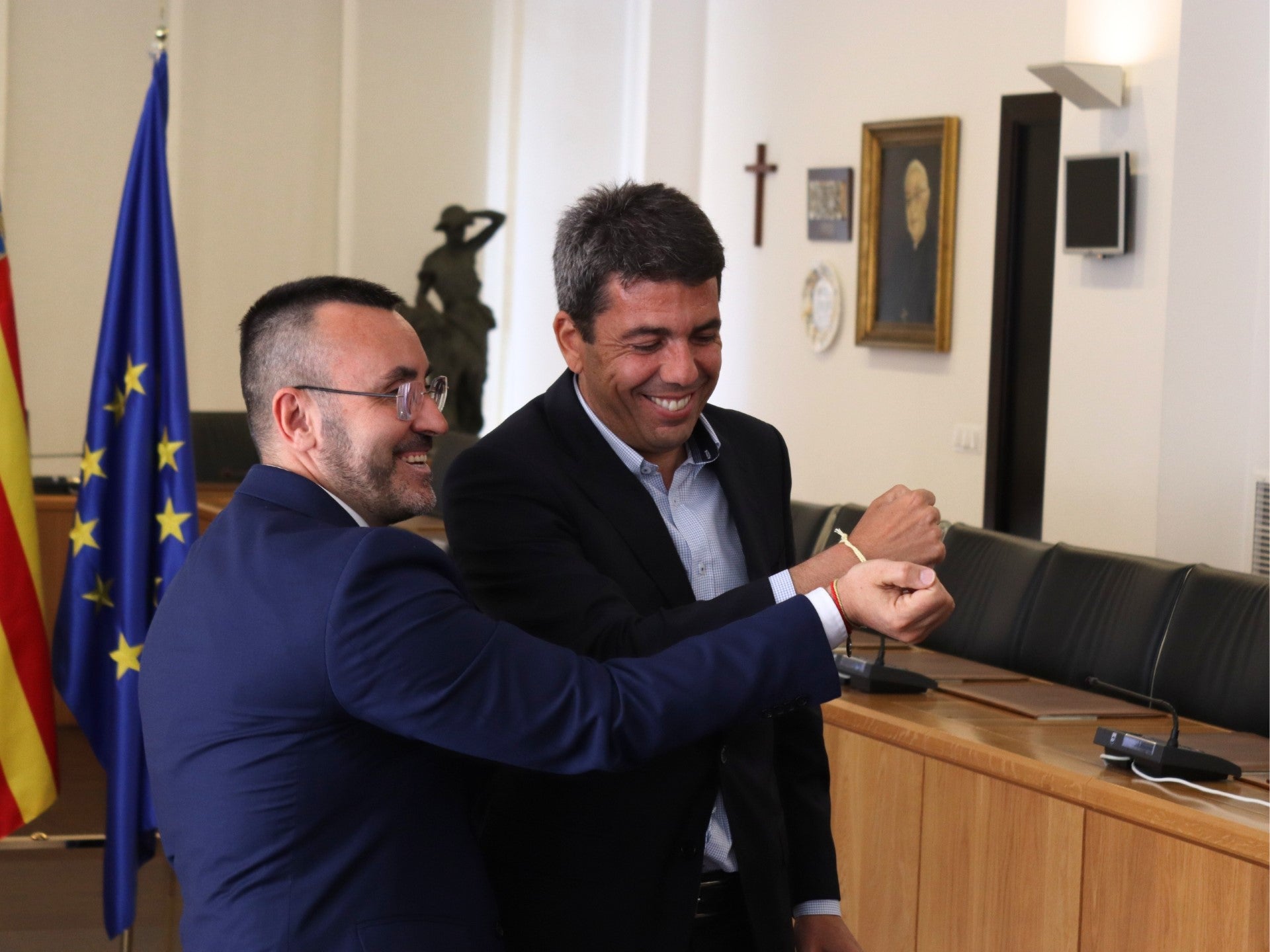 Mazón y Benlloch confían en “restablecer y reequilibrar el déficit histórico de inversiones con Vila-real” Mazón y Benlloch confían en “restablecer y reequilibrar el déficit histórico de inversiones con Vila-real”