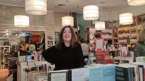 Merdeces Corbillón en la librería de Cronopios de Pontevedra