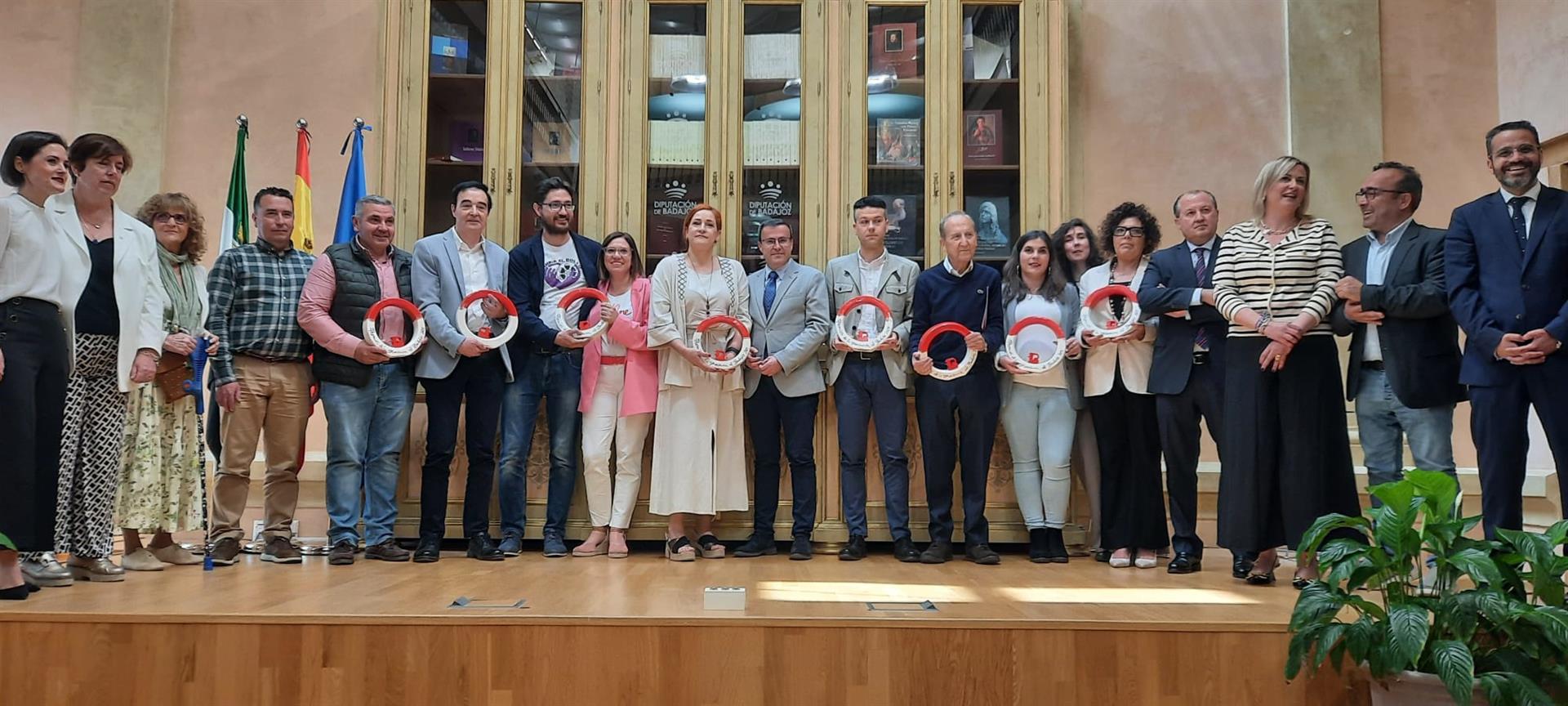 La Diputación de Badajoz reconoce con sus Premios a la integración, el emprendimiento, el talento joven de la provincia pacense La Diputación de Badajoz reconoce con sus Premios a la integración, el emprendimiento, el talento joven de la provincia pacense