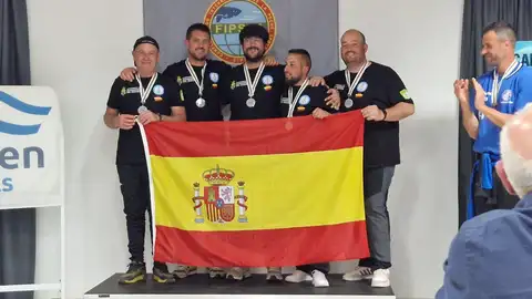 El Club de Pesca Deportiva 'Bahía de Guardamar', subcampeones en el XVI Campeonato del Mundo disputado en Ibiza El Club de Pesca Deportiva 'Bahía de Guardamar', subcampeones en el XVI Campeonato del Mundo disputado en Ibiza