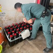 El Seprona inmoviliza 400 litros de aceite por fraude alimentario