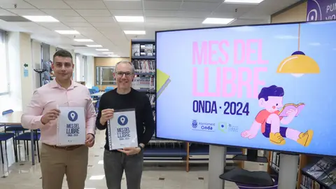 El concejal de Bibliotecas, Daniel Álvaro, ha presentado la programación de abril sobre literatura. El concejal de Bibliotecas, Daniel Álvaro, ha presentado la programación de abril sobre literatura.