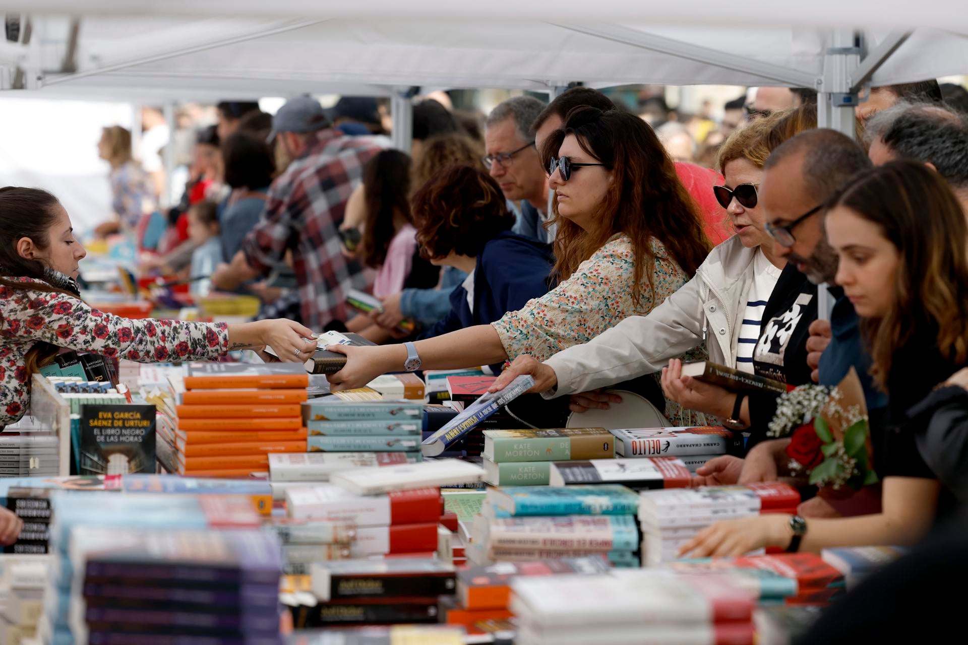 Así se celebra el Día de Libro en Euskadi: casi el doble de librerías en la calle Así se celebra el Día de Libro en Euskadi: casi el doble de librerías en la calle