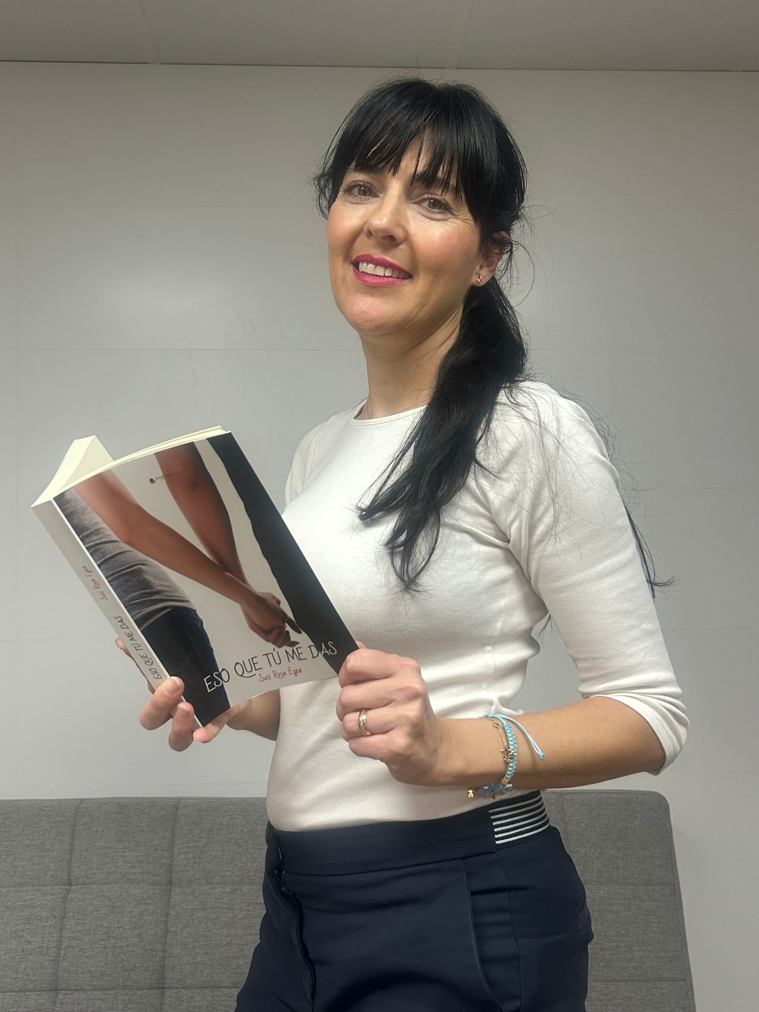 La escritora vilera Susi Rosa Egea, finalista del Premio Planeta 2024, presentará su libro en la Feria del Libro La escritora vilera Susi Rosa Egea, finalista del Premio Planeta 2024, presentará su libro en la Feria del Libro