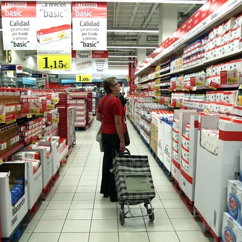 La inflación y los conflictos bélicos provocan un descenso de las ventas en alimentación y bebidas