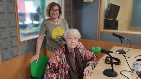 Nuestra colaboradora Ana Santos nos presenta a Ángeles Pérez, más conocida como Marigel Marigel: una historia de vida calcetada con lana