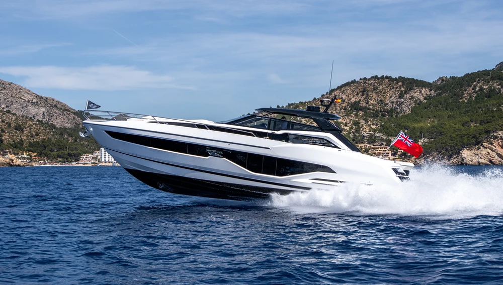 El nuevo modelo de yate Superhawk 55 de Sunseeker.