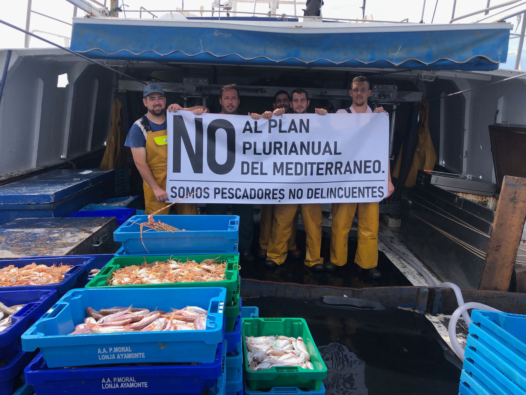 El benidormense Agustín Almodóbar presenta al Senado un paquete de medidas para paliar la situación de la pesca El benidormense Agustín Almodóbar presenta al Senado un paquete de medidas para paliar la situación de la pesca