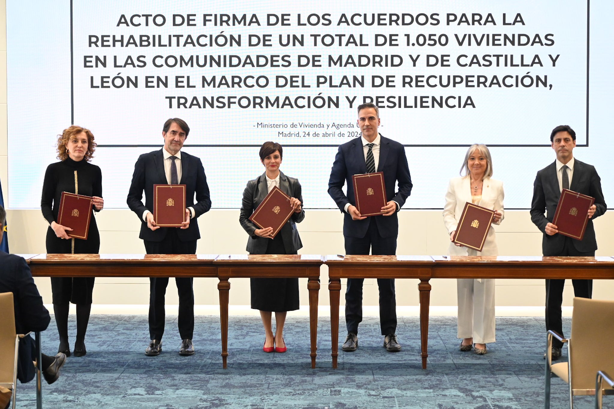 La Junta firma el convenio para la rehabilitación y mejora de la eficiencia energética de 102 viviendas en Aguilar de Campoo La Junta firma el convenio para la rehabilitación y mejora de la eficiencia energética de 102 viviendas en Aguilar de Campoo