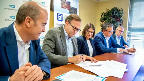 Firma Convenio Global Omnium y Canal Júcar-Turia en Carlet Firma Convenio Global Omnium y Canal Júcar-Turia en Carlet