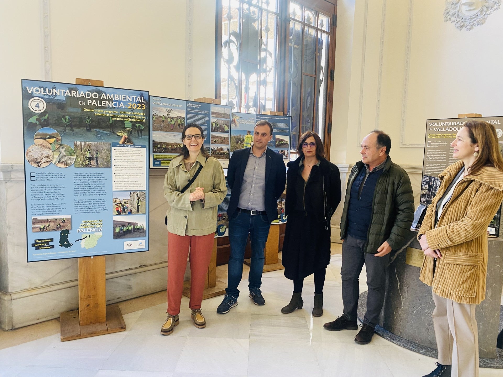 Caja de Burgos y La Caixa abren en el vestíbulo de la Diputación de Palencia una exposición con los resultados de su programa de voluntariado ambiental Caja de Burgos y La Caixa abren en el vestíbulo de la Diputación de Palencia una exposición con los resultados de su programa de voluntariado ambiental