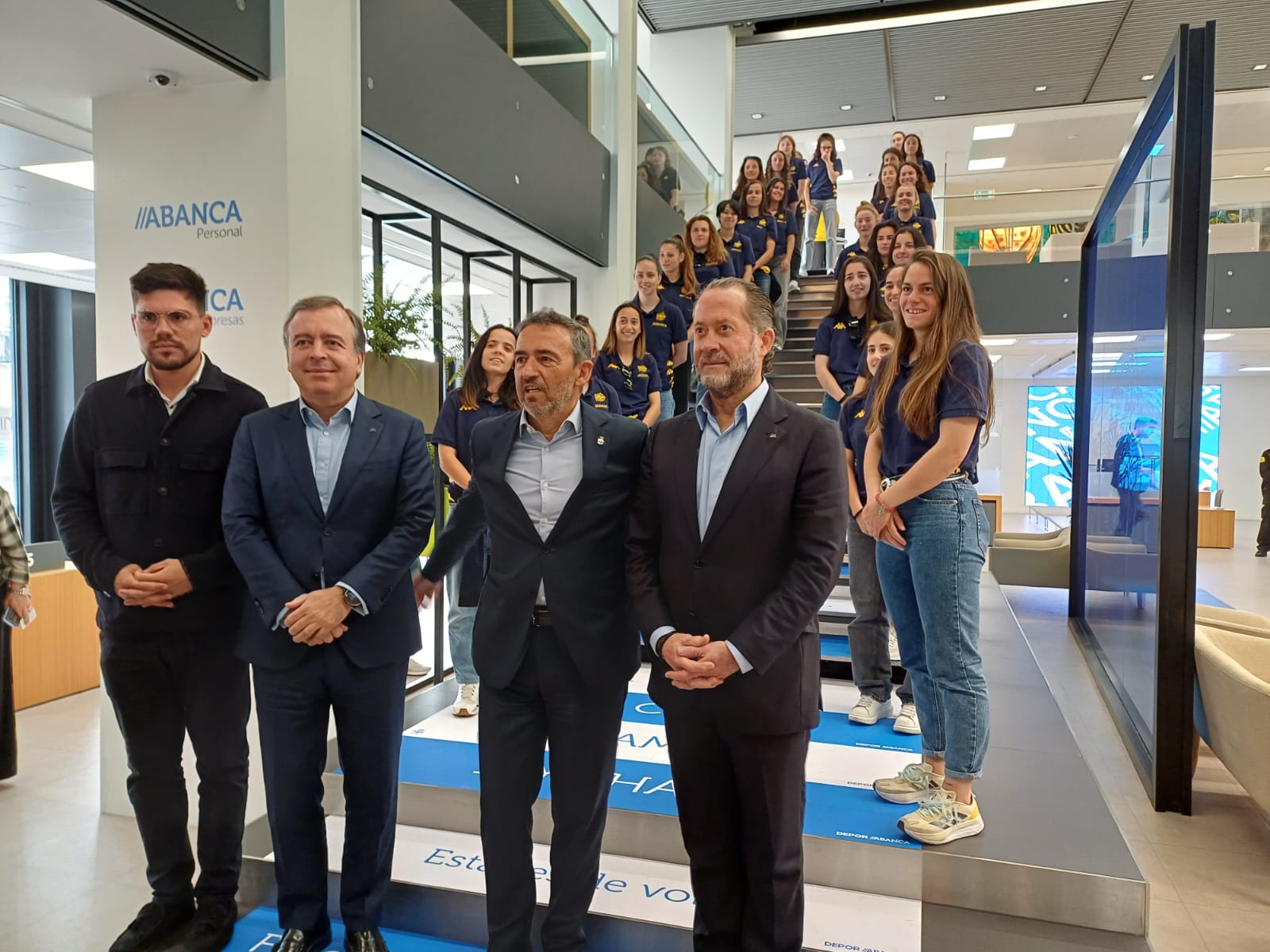 Recepción en ABANCA a las jugadoras del Deportivo tras el ascenso a la Liga Femenina Recepción en ABANCA a las jugadoras del Deportivo tras el ascenso a la Liga Femenina