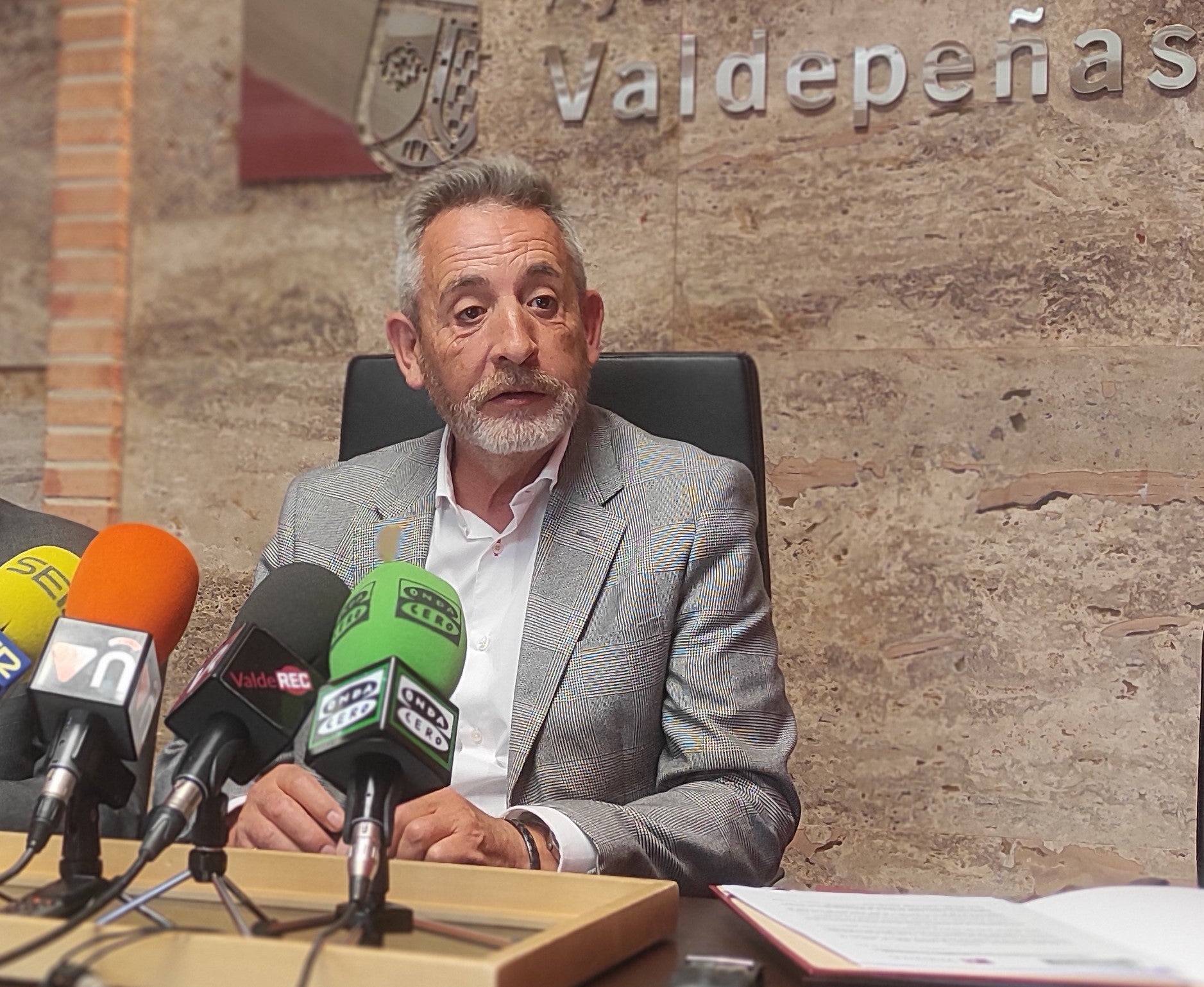 Jesús Martín, alcalde de Valdepeñas: "En 30 días tendremos presupuestos o no" Jesús Martín, alcalde de Valdepeñas: "En 30 días tendremos presupuestos o no"