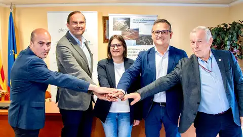 Laura Saez tras firmar el Convenio entre Global Omnium y el Canal Júcar Turia Laura Saez tras firmar el Convenio entre Global Omnium y el Canal Júcar Turia