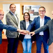 Laura Saez tras firmar el Convenio entre Global Omnium y el Canal Júcar Turia Laura Saez tras firmar el Convenio entre Global Omnium y el Canal Júcar Turia