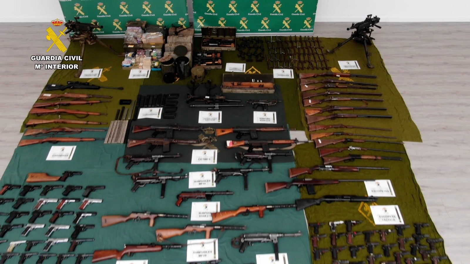 Incautadas 190 armas de fuego y más de 17.000 cartuchos de diversos calibres en dos domicilios de la Cuenca de Pamplona Incautadas 190 armas de fuego y más de 17.000 cartuchos de diversos calibres en dos domicilios de la Cuenca de Pamplona