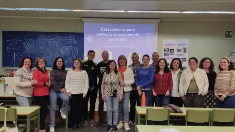 El investigador Jordi Díaz Marcos traslada su conocimiento sobre Nanociencia a profesores del MUDIC El investigador Jordi Díaz Marcos traslada su conocimiento sobre Nanociencia a profesores del MUDIC