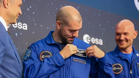 Pablo Álvarez en su graduación como astronauta en la ESA