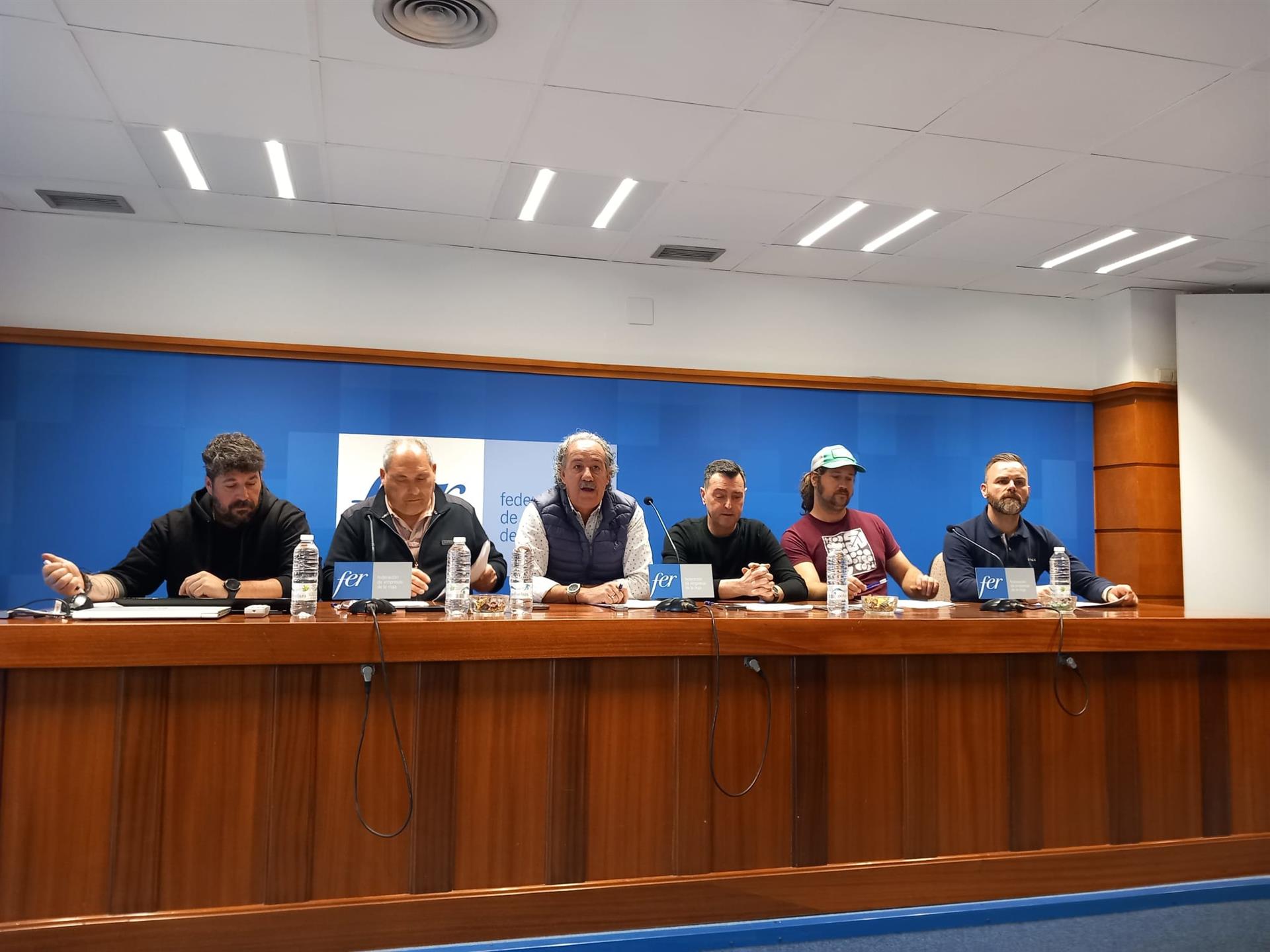 Hostelería reclama su papel para un Logroño mejor y lanza propuestas en cuanto a ruido y recogida de basuras Hostelería reclama su papel para un Logroño mejor y lanza propuestas en cuanto a ruido y recogida de basuras