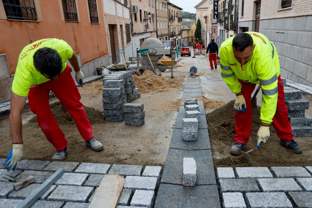 El paro sube en 117.000 personas hasta marzo y se destruyen 139.700 empleos, la mayor caída desde la pandemia El paro sube en 117.000 personas hasta marzo y se destruyen 139.700 empleos, la mayor caída desde la pandemia