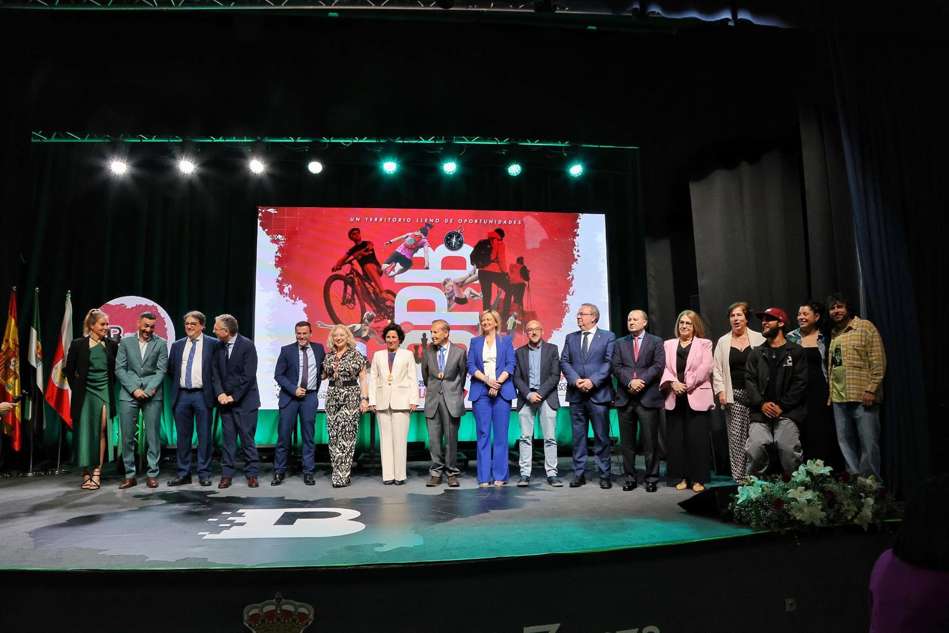 La Diputación de Badajoz entrega las Medallas de la Provincia a Lourdes Vega, Asunción Gómez y Juan Carmona La Diputación de Badajoz entrega las Medallas de la Provincia a Lourdes Vega, Asunción Gómez y Juan Carmona
