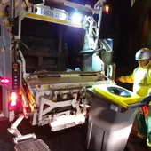 El Concello de Santiago multa a Urbaser con 14.000 euros por "incumplimientos" en el contrato de recogida de basura y limpieza El Concello de Santiago multa a Urbaser con 14.000 euros por "incumplimientos" en el contrato de recogida de basura y limpieza