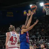Parker levanta al Barça y empata la serie ante Olympiacos Parker levanta al Barça y empata la serie ante Olympiacos