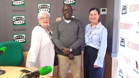 Mari Carmen Bueno y Walter Alberto Jandi con Mayte Vilaseca