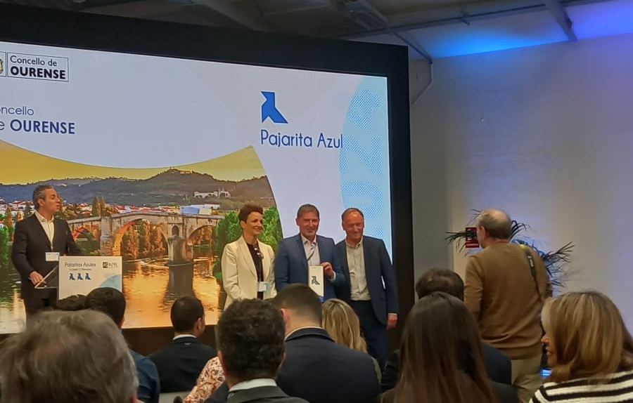 O Concello de Ourense recibe o premio Pajarita Azul 2024 O Concello de Ourense recibe o premio Pajarita Azul 2024