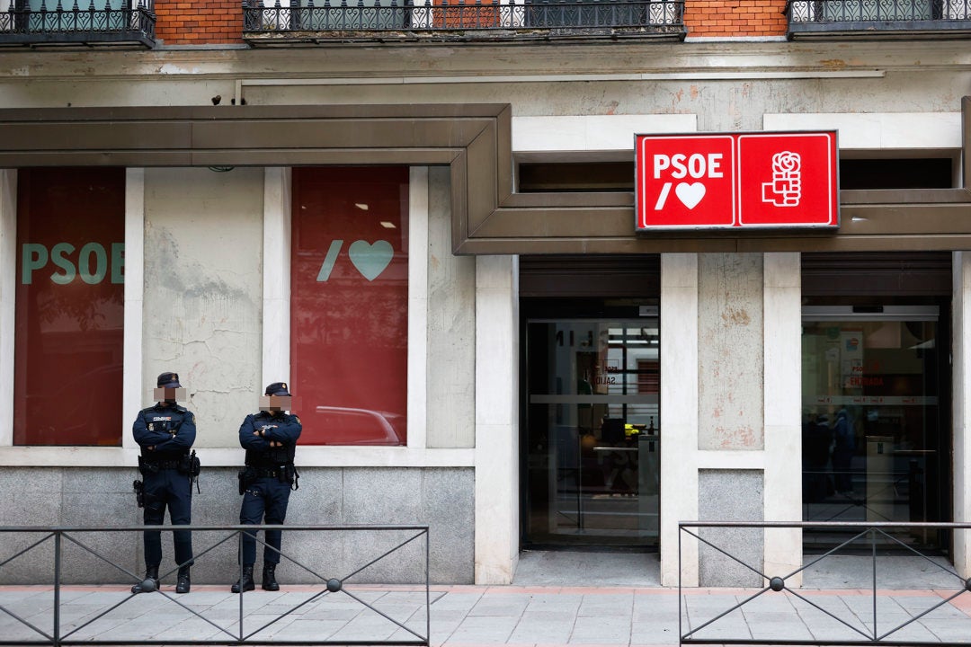 El PSOE demanda a Carmen Pano por falsas acusaciones, la mujer que dice haber llevado 90.000 euros en bolsas a Ferraz El PSOE demanda a Carmen Pano por falsas acusaciones, la mujer que dice haber llevado 90.000 euros en bolsas a Ferraz