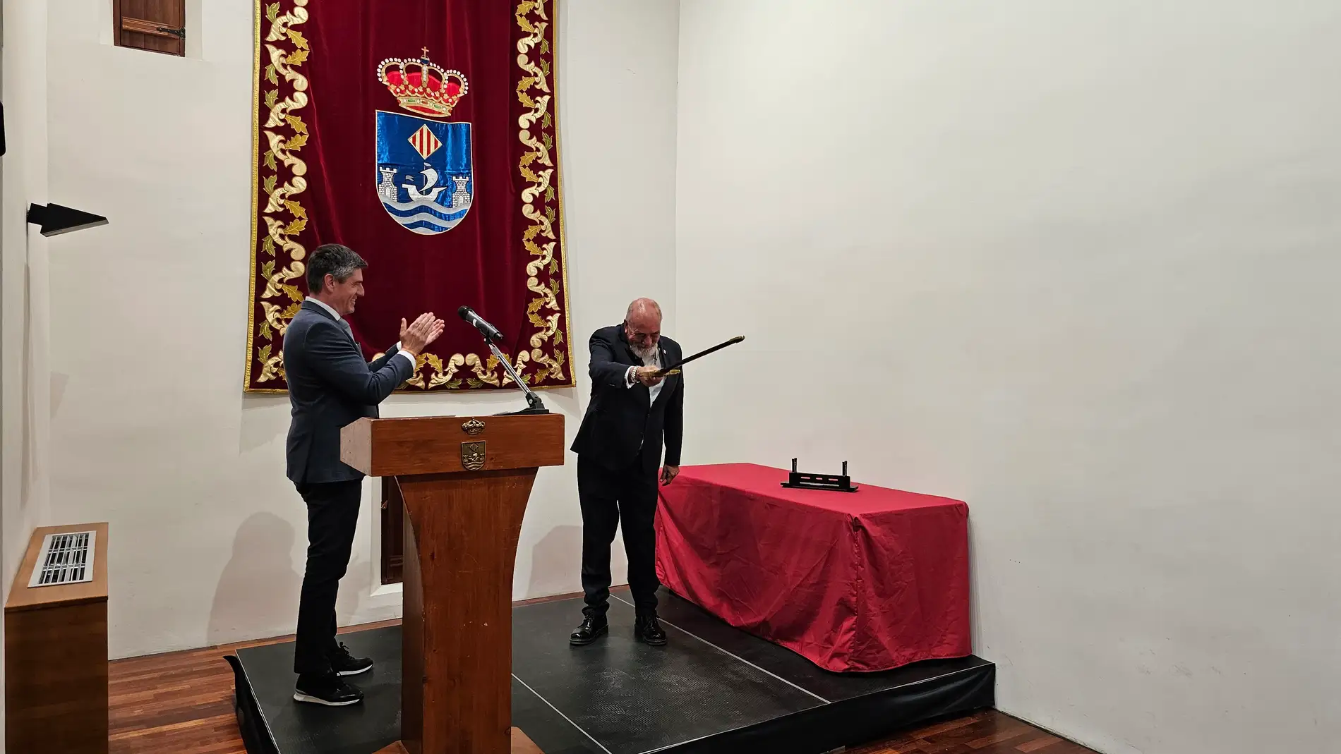 La conmemoración de la Carta Pobla de La Vila empieza con el nombramiento de Ginés Reos como Caballero Bernat de Sarrià 2024