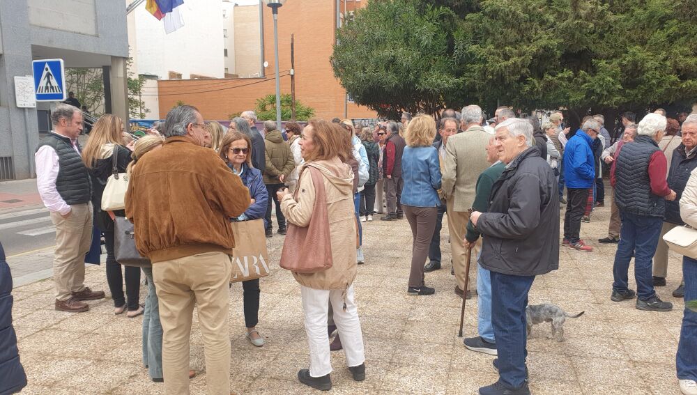La concentración se ha celebrado frente a la Audiencia de Ciudad Real