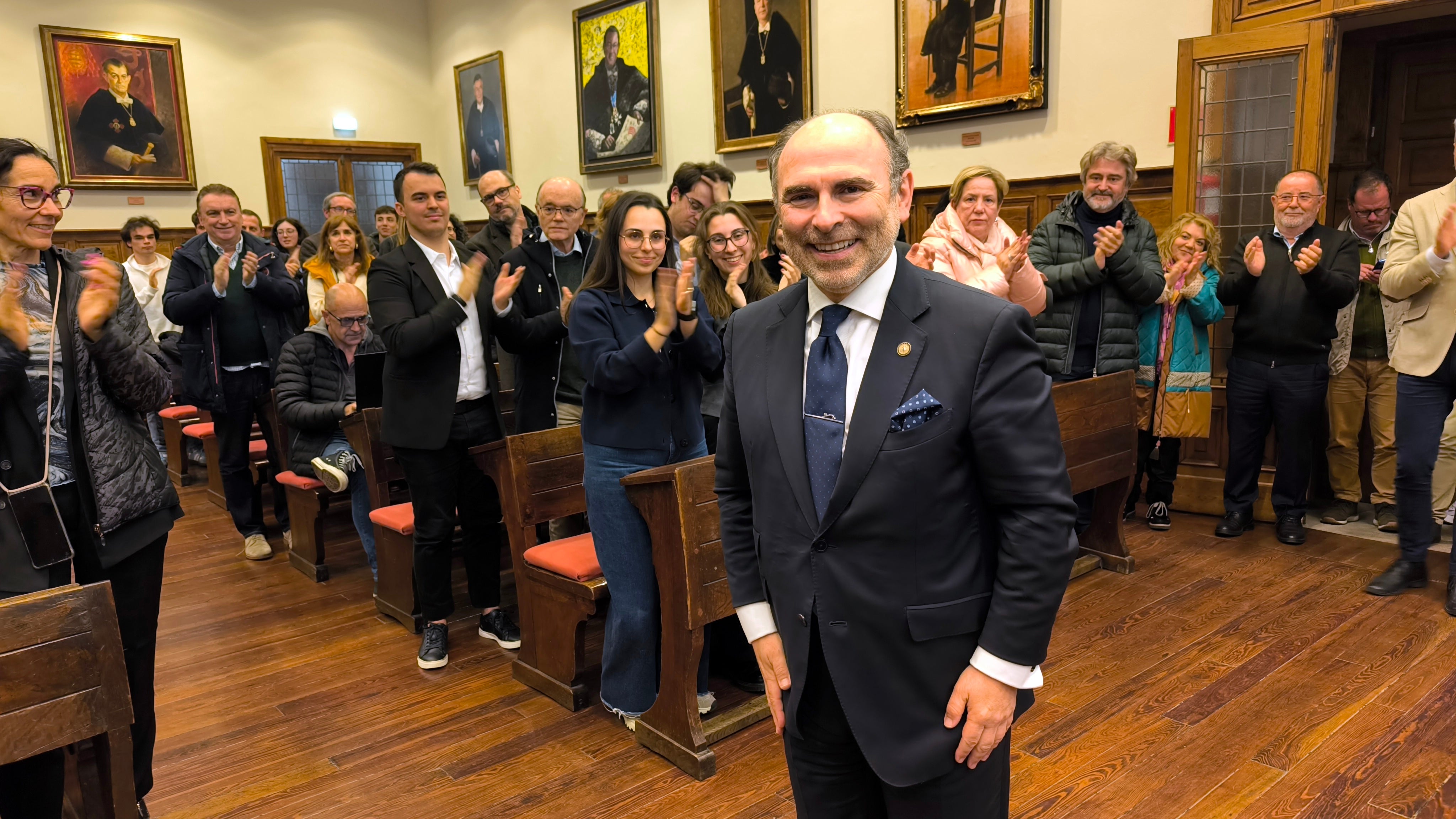 Ignacio Villaverde vence en las elecciones a rector por unos 600 votos sobre Cueva Ignacio Villaverde vence en las elecciones a rector por unos 600 votos sobre Cueva