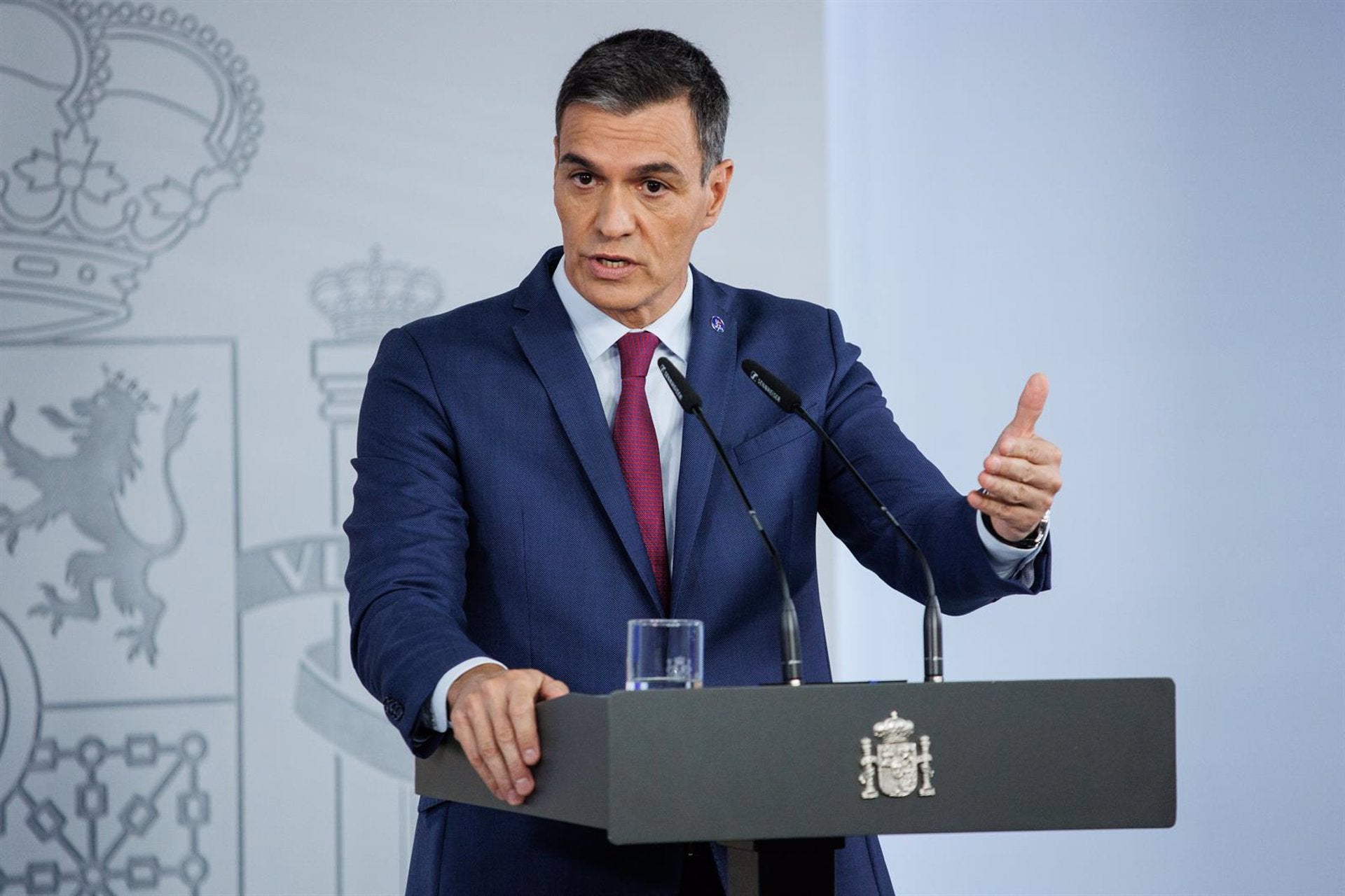 El CIS dispara al PSOE tras la carta de Sánchez y concluye que el 44,6% de españoles no "apoya" su actitud El CIS dispara al PSOE tras la carta de Sánchez y concluye que el 44,6% de españoles no "apoya" su actitud