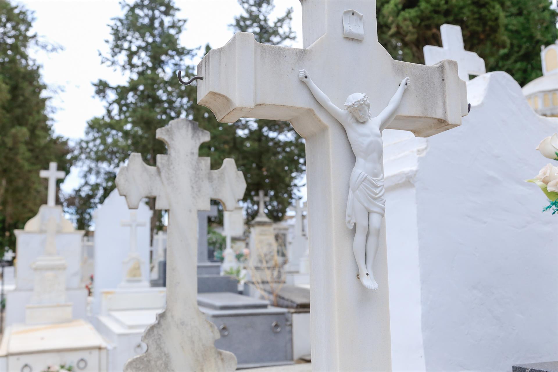El Cementerio Municipal de Mérida inicia este miércoles el horario de verano con apertura hasta las 20 horas El Cementerio Municipal de Mérida inicia este miércoles el horario de verano con apertura hasta las 20 horas