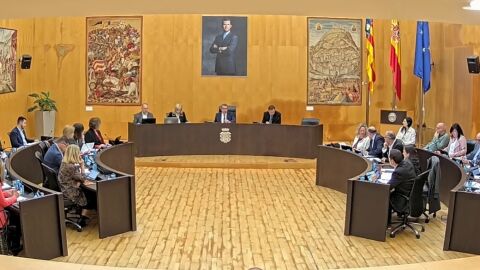 Benidorm aprueba la cesión del terreno para las VPOs y modificar la relación de puestos de trabajo Benidorm aprueba la cesión del terreno para las VPOs y modificar la relación de puestos de trabajo