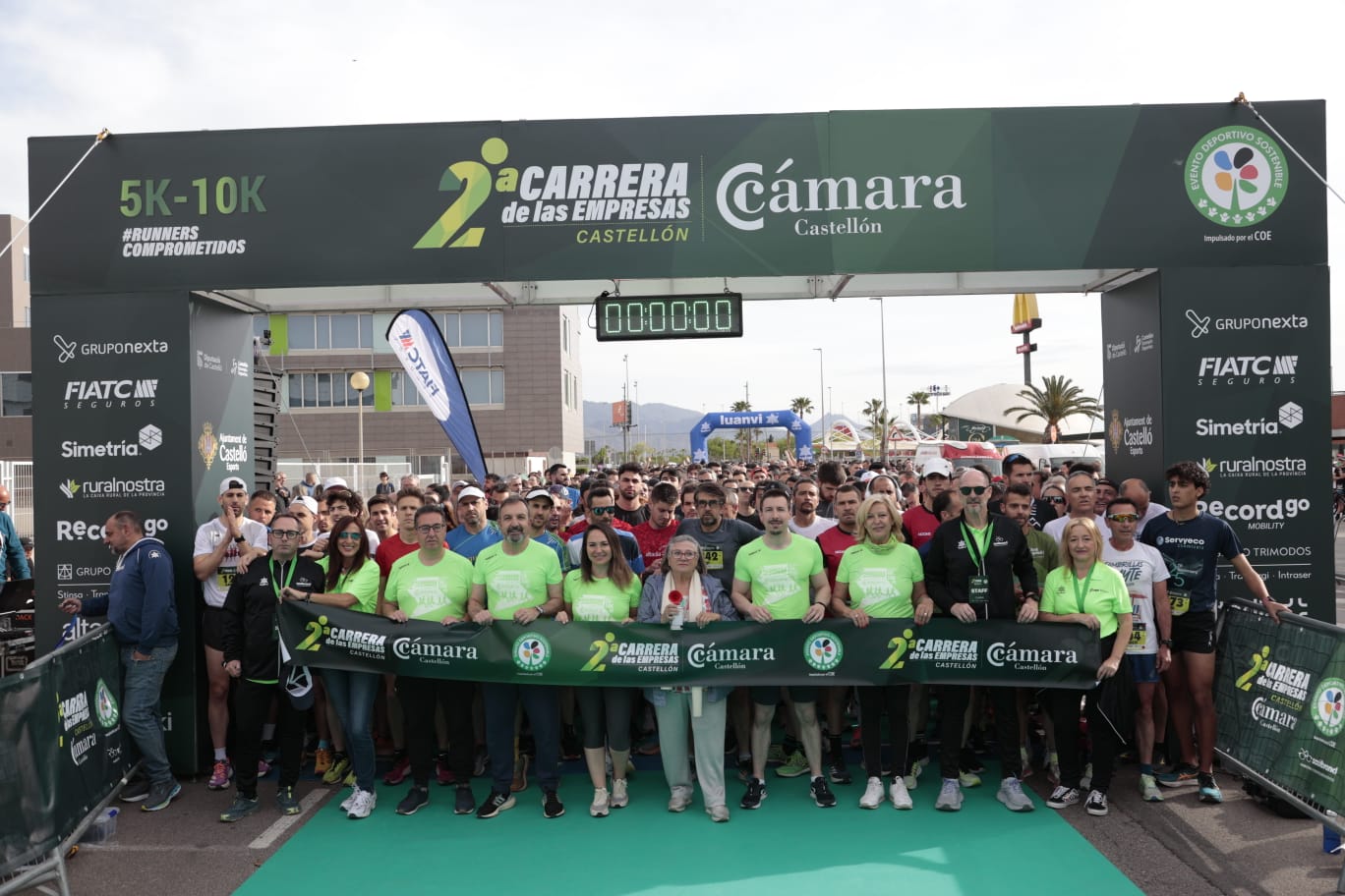 Mas de 2.500 corredores de 140 empresas marcan el éxito de la II Carrera de las empresas Cámara de Comercio Castellón Mas de 2.500 corredores de 140 empresas marcan el éxito de la II Carrera de las empresas Cámara de Comercio Castellón