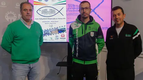 El concejal de Deportes, Antonio Marín, junto a los capitanes de la selección española de pesca 'feeder' El concejal de Deportes, Antonio Marín, junto a los capitanes de la selección española de pesca 'feeder'
