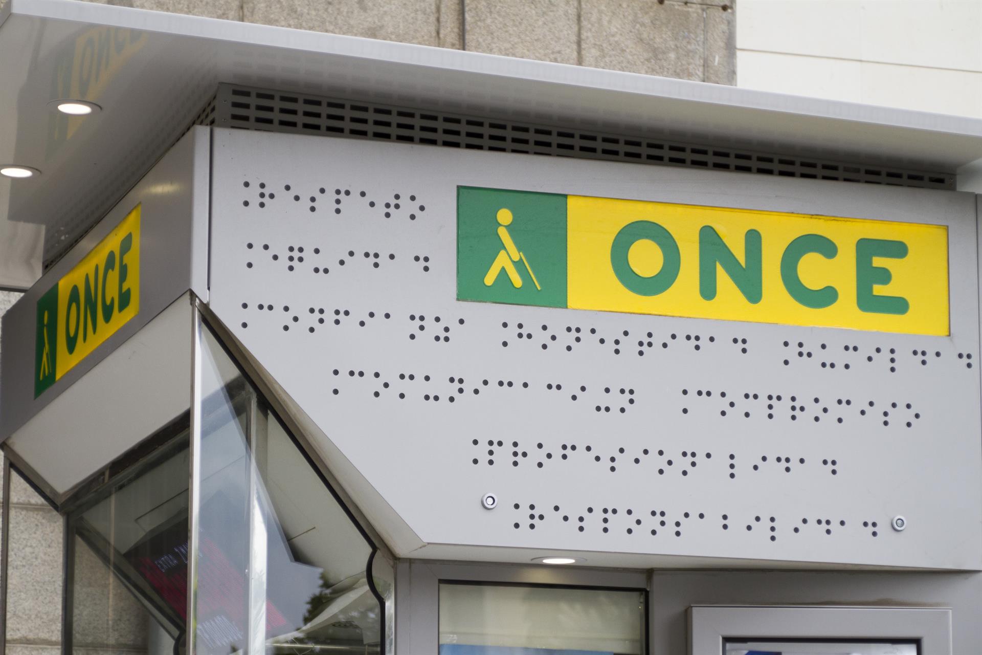 La ONCE deja en Elche 350.000 euros con diez cupones vendidos del premio del sorteo del martes La ONCE deja en Elche 350.000 euros con diez cupones vendidos del premio del sorteo del martes