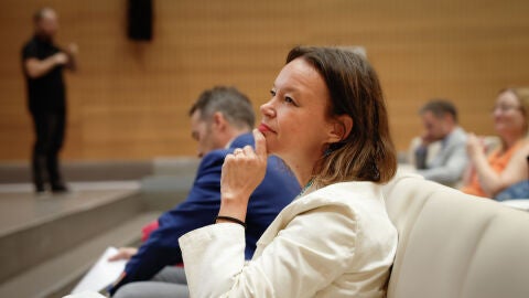 La exministra Leire Paj&iacute;n vuelve a la pol&iacute;tica como n&uacute;mero 4 del PSOE para las europeas