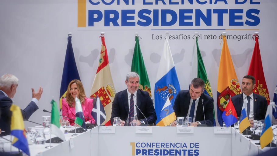 Imagen de la 1º Conferencia de Presidentes de Cabildos de Canarias organizada por el Gobierno de Canarias y celebrada en el Parlamento Regional 