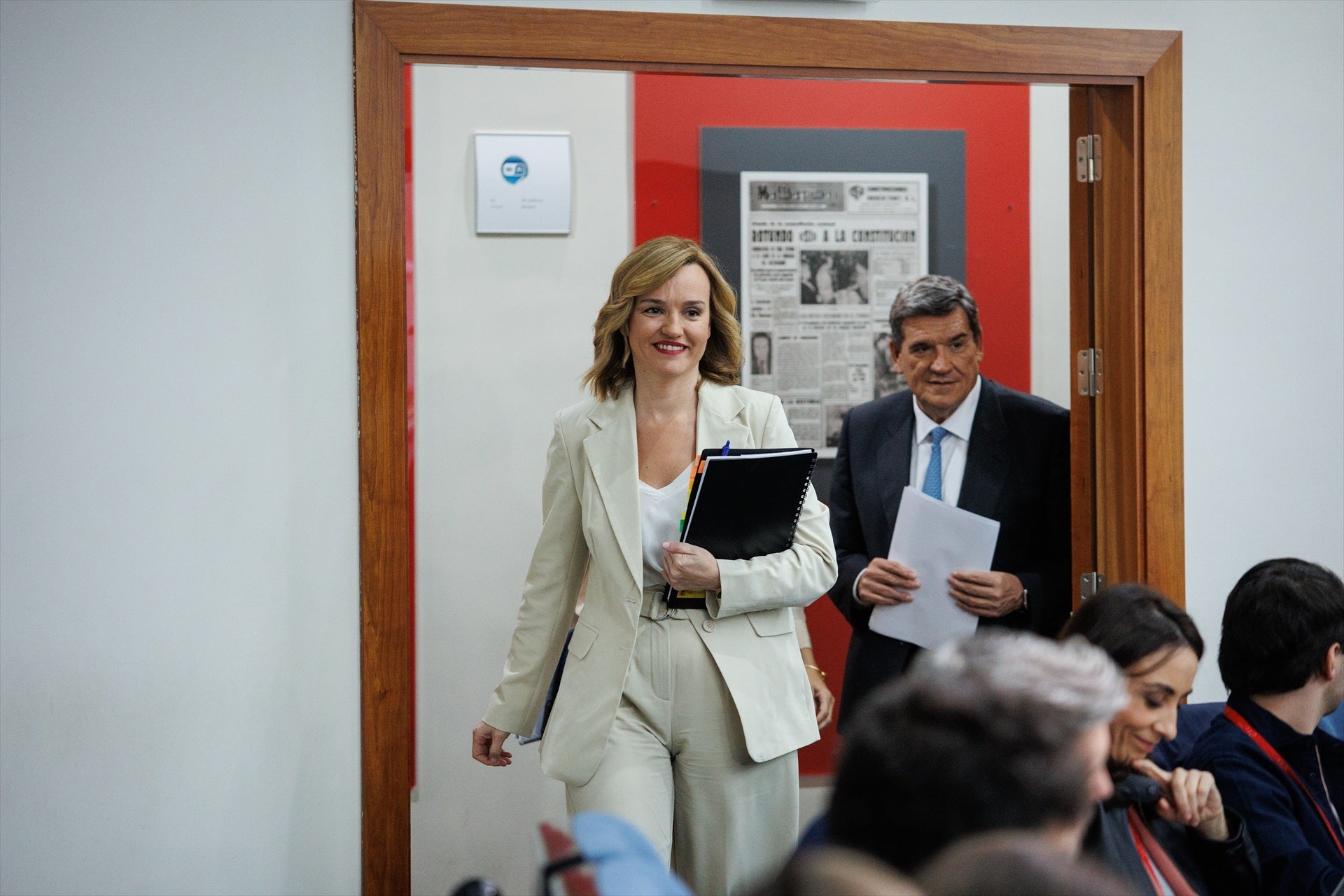 El Gobierno regula la figura de los "influencers" y les obligará a inscribirse en un registro oficial El Gobierno regula la figura de los "influencers" y les obligará a inscribirse en un registro oficial