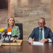 Vanessa Irla, teniente de alcalde de Hacienda, y Francisco Delgado, portavoz de Gobierno Vanessa Irla, teniente de alcalde de Hacienda, y Francisco Delgado, portavoz de Gobierno