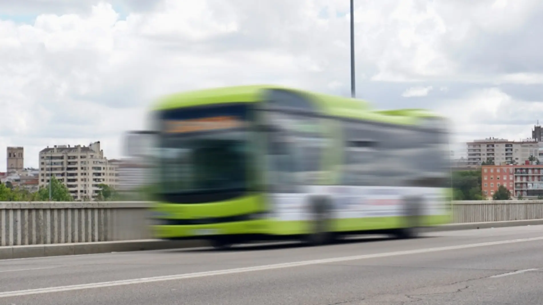 La Línea 18 de autobús urbano incrementa su flota y modifica sus horarios