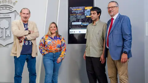 Imagen de la presentación de la gala 'A mi manera' en el Ayuntamiento de Huelva. Imagen de la presentación de la gala 'A mi manera' en el Ayuntamiento de Huelva.