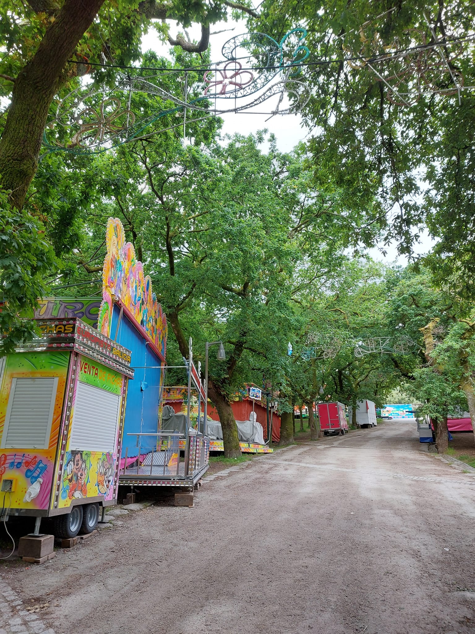 El Concello de Santiago estudia trasladar "no muy lejos" de la Alameda las atracciones de las fiestas El Concello de Santiago estudia trasladar "no muy lejos" de la Alameda las atracciones de las fiestas